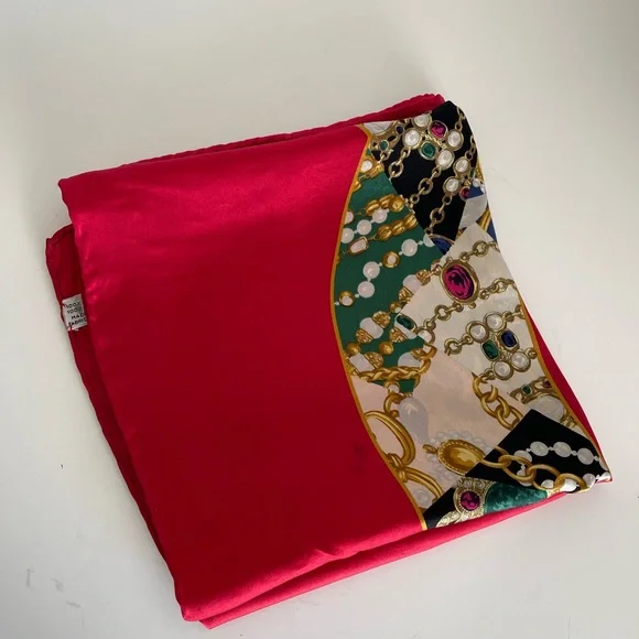 CHANEL Signature CC Jewelry Classic Graphic Design Scarf - Picture 4 of 12